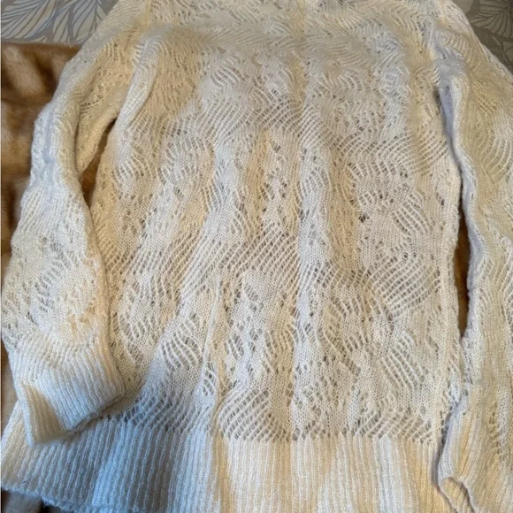 Vintage Abercrombie Cream Lace Sweater - Picture 8 of 9